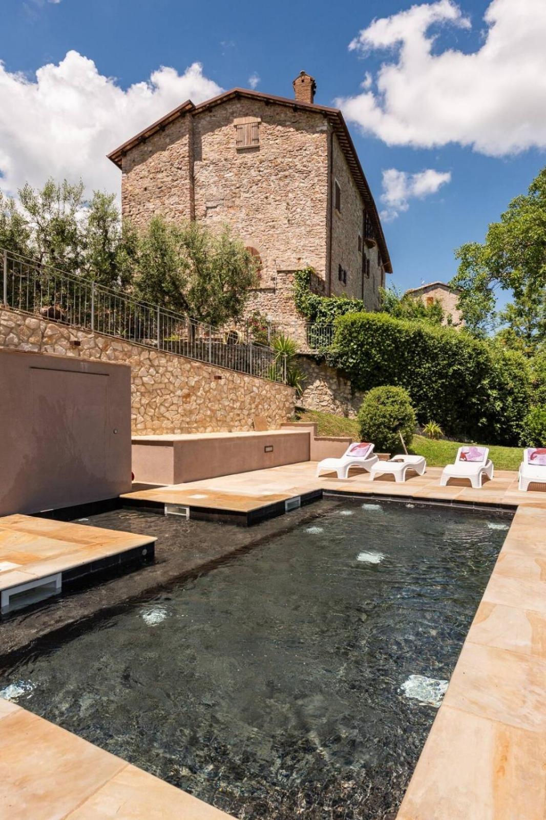 Aparthotel Il Castello Di Perchia Crocemaroggia Exterior foto