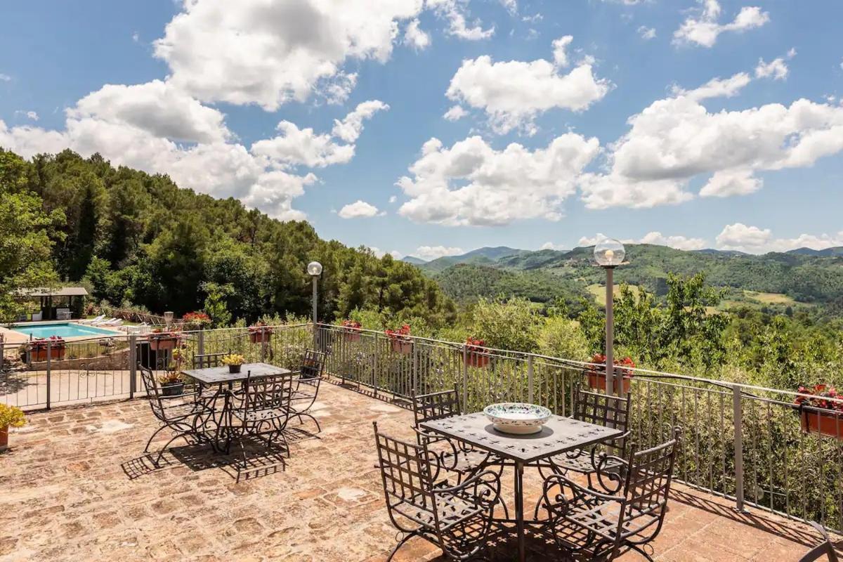 Aparthotel Il Castello Di Perchia Crocemaroggia Exterior foto