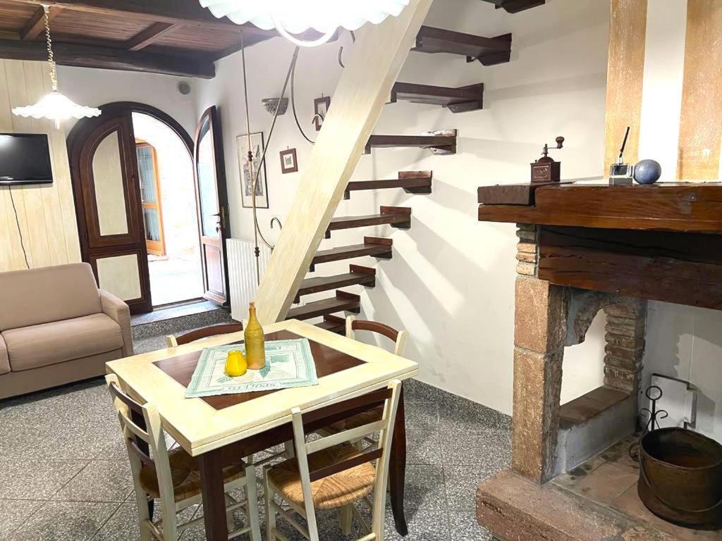 Aparthotel Il Castello Di Perchia Crocemaroggia Exterior foto