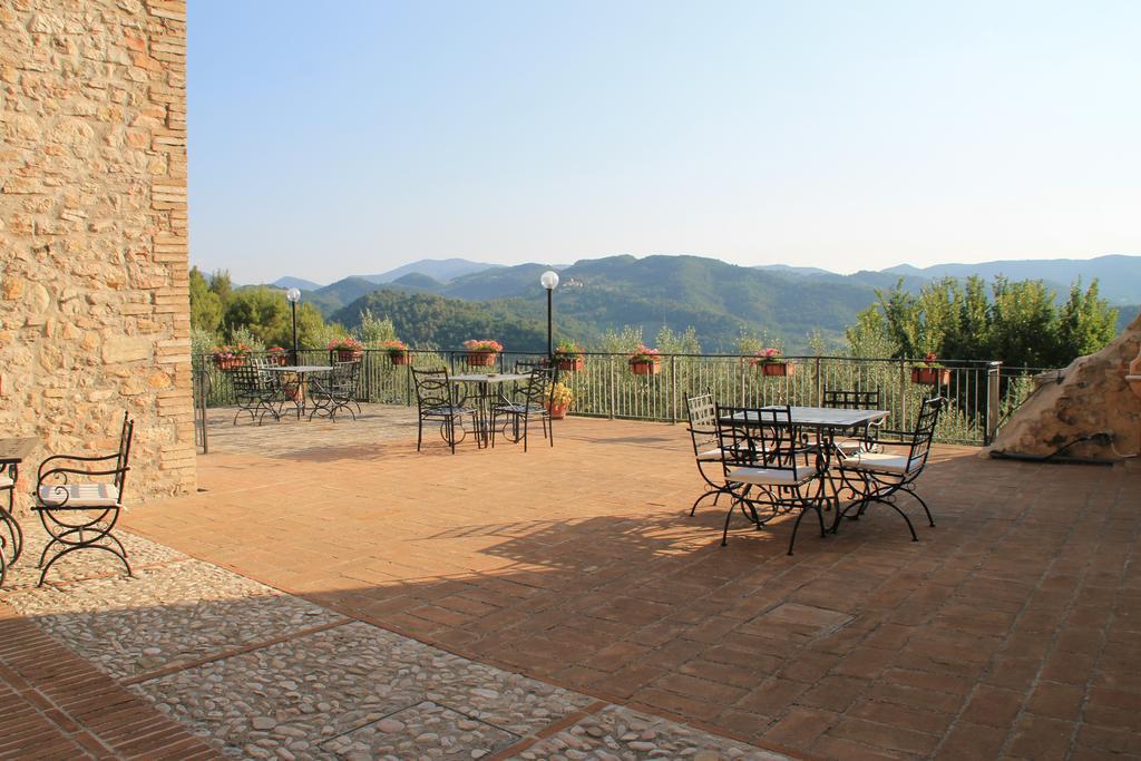 Aparthotel Il Castello Di Perchia Crocemaroggia Exterior foto