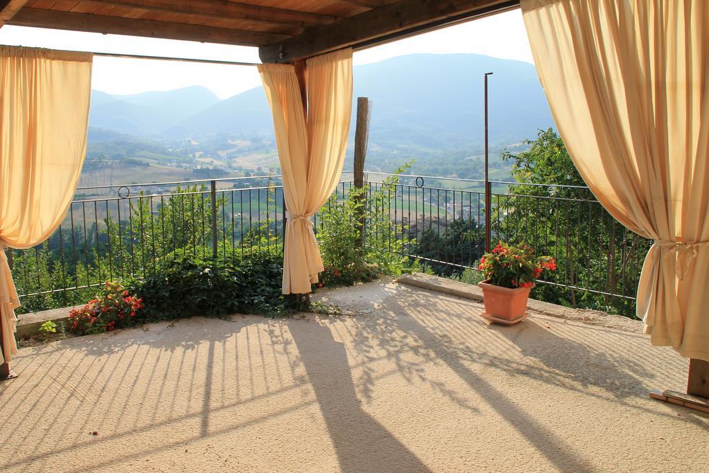 Aparthotel Il Castello Di Perchia Crocemaroggia Exterior foto