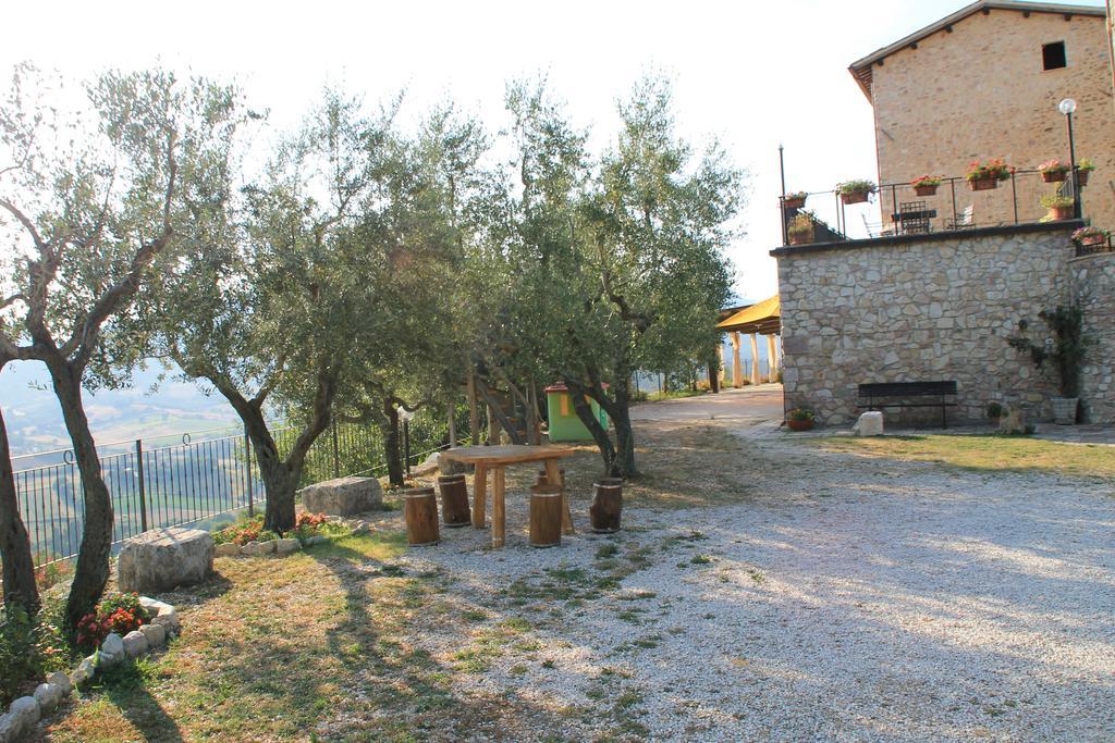Aparthotel Il Castello Di Perchia Crocemaroggia Exterior foto