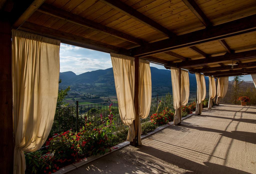 Aparthotel Il Castello Di Perchia Crocemaroggia Exterior foto