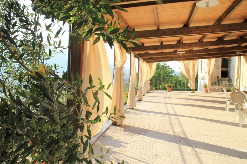 Aparthotel Il Castello Di Perchia Crocemaroggia Exterior foto