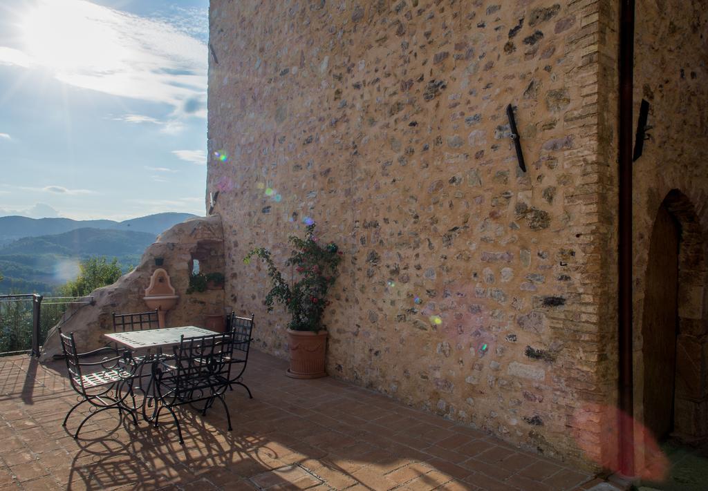 Aparthotel Il Castello Di Perchia Crocemaroggia Exterior foto