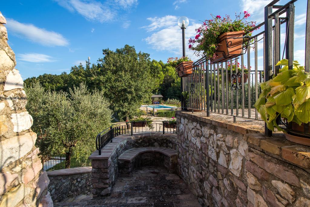 Aparthotel Il Castello Di Perchia Crocemaroggia Exterior foto