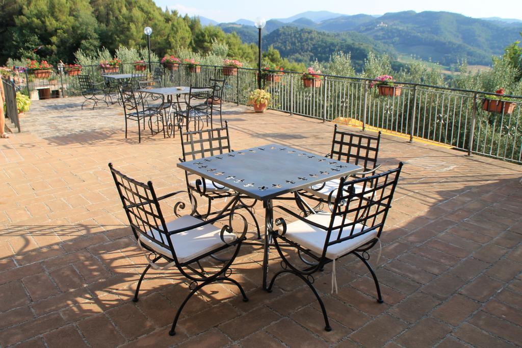 Aparthotel Il Castello Di Perchia Crocemaroggia Exterior foto