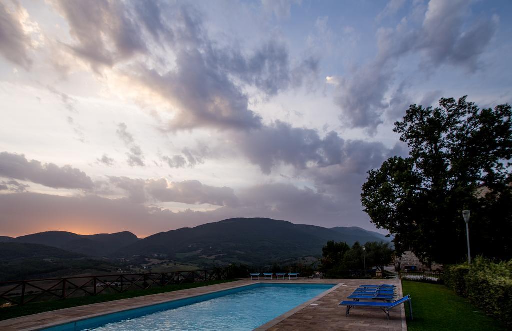Aparthotel Il Castello Di Perchia Crocemaroggia Exterior foto